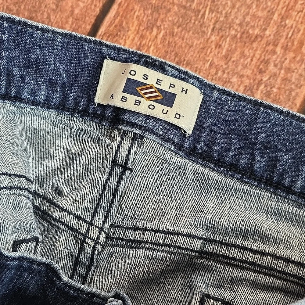 Joseph Abboud Blue Jeans with Distressed Details Size 38x30 Slim Fit AQ-1150